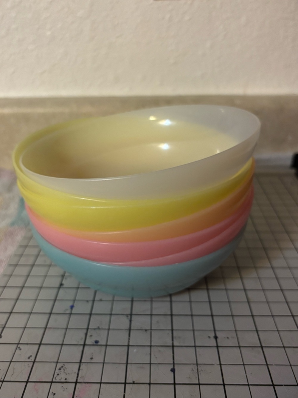 Classic Tupperware Mixing/Serving Bowls Set (7 Pieces no mids)